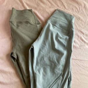 Alo yoga leggings 2 pairs !